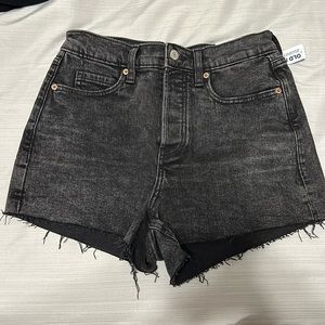 old navy black denim jean shorts, size 2, perfect condition, never worn, NWT